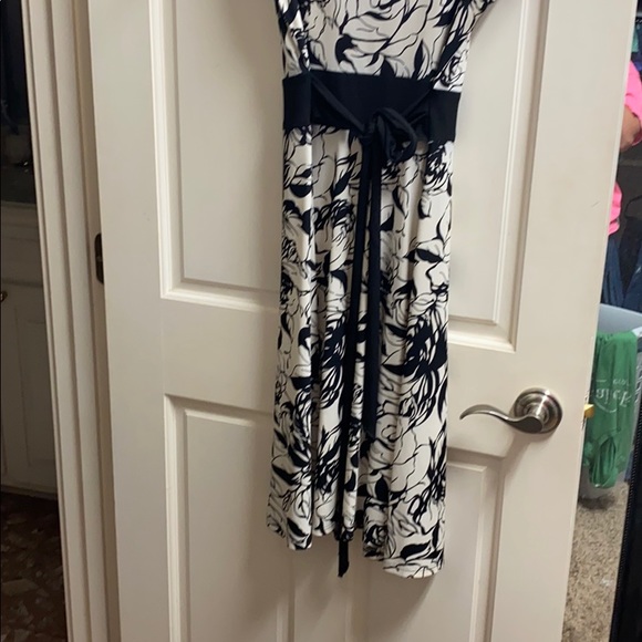 Dress - Picture 4 of 4